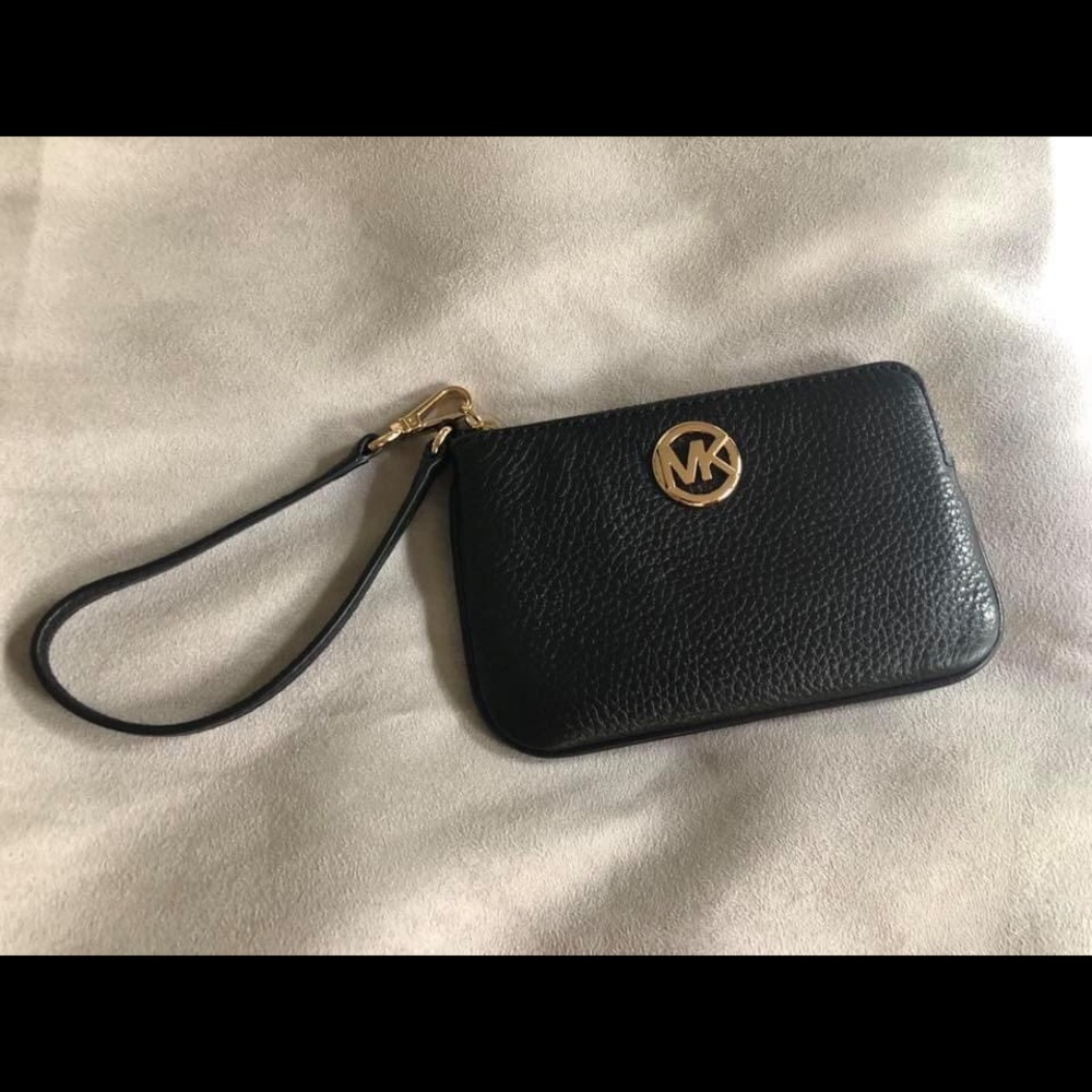 MICHAEL KORS “Fulton” Black Leather Wristlet